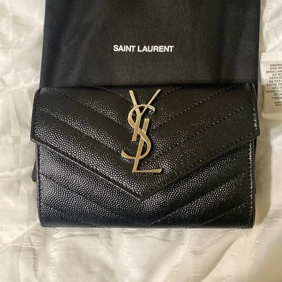 NWT Saint Laurent Monogramme Card Case V Flap - Picture 10 of 16